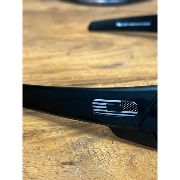 Oakley Gascan Sunglasses Matte Black American Flag SI OO9014-8060 USA Made Mens - Picture 3 of 5